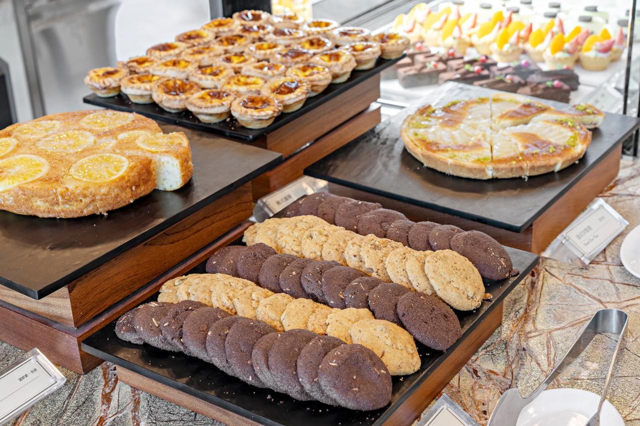 Hualien Farglory Hotel Yanliau Extérieur photo A selection of pastries