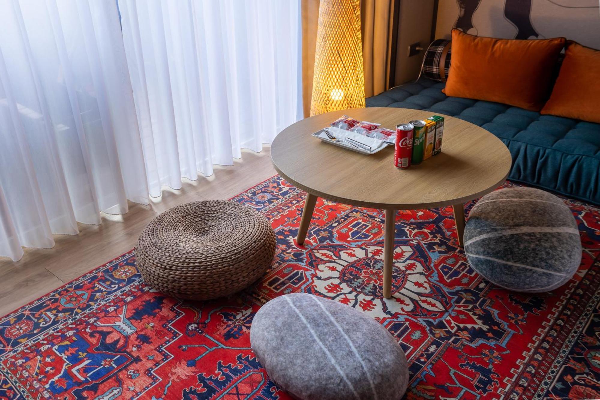 Hualien Farglory Hotel Yanliau Extérieur photo A carpet in a living room