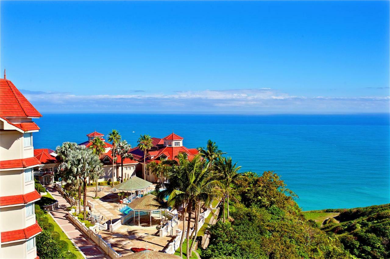 Hualien Farglory Hotel Yanliau Extérieur photo View of the ocean from the resort